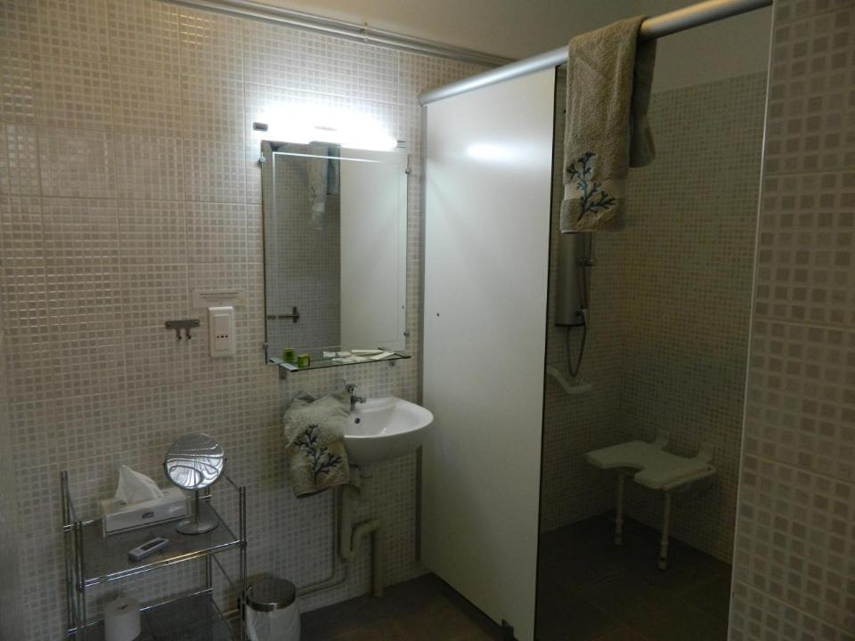 Logis - Auberge Du Colombier Guînes Cameră foto